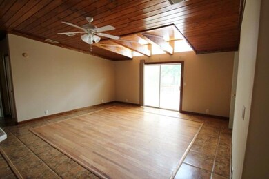 Family room 2