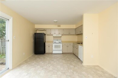 52 Eisenhower Cir, Whitehall, PA 18052 - photo 7