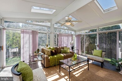 8207 Labbe Ln, Vienna, VA 22182 - photo 5