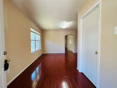 9211 Split Ridge Ln, Houston, TX 77075 - photo 4