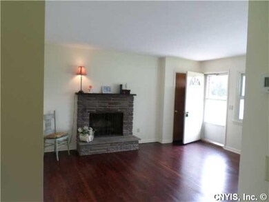 Family Room FRESHELY PAINTED INTERIOR AND REFINISH