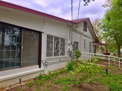 1019 Chihuahua St, Laredo, TX 78040 - photo 4