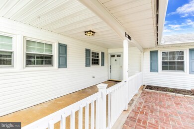 12905 Melville Ln, Fairfax, VA 22033 - photo 4