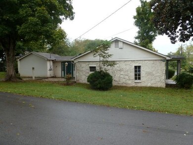 309 Colonial Ave, Shelbyville, TN 37160 - photo 2