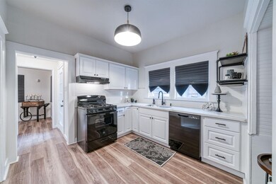 1352 N Lucerne Ln, Fresno, CA 93728 - photo 5