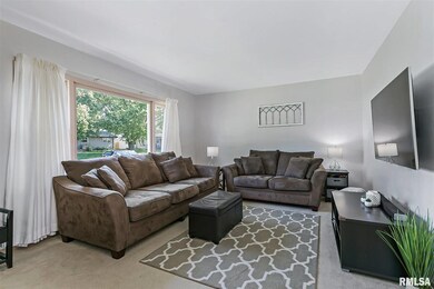 1831 W 37th St, Davenport, IA 52806 - photo 5