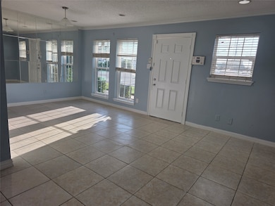 1016 E Tri Oaks Ln unit 86, Houston, TX 77043 - photo 2