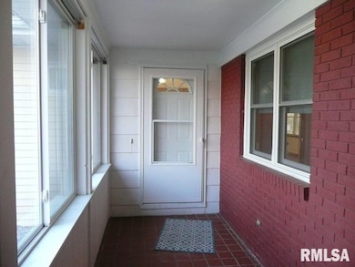 3732 N Pine St, Davenport, IA 52806 - photo 3