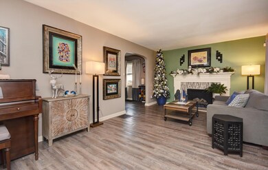 Living Room (2)