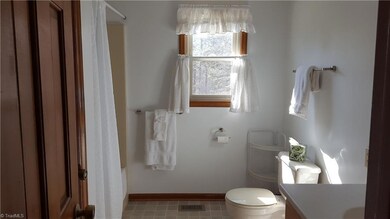 521 Mountain Brook Rd, Asheboro, NC 27205 - photo 5