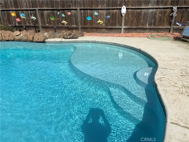 Great area for small children to play, Pool approx 12 yrs old.