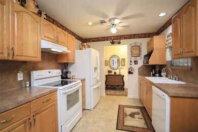 14203 Buckingham Ln, Tomball, TX 77375 - photo 6