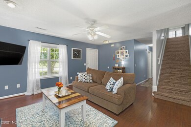 Lipscomb-6804-3LR-Brad-Audra_6928-CR2