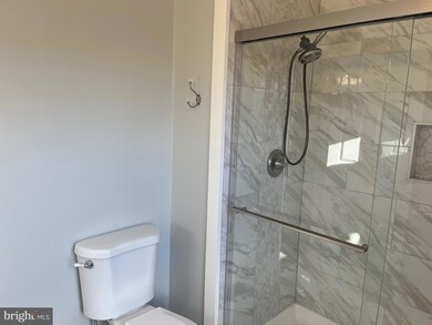 4616 Birchtree Ln, Temple Hills, MD 20748 - photo 6