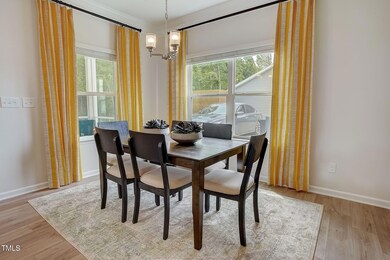 1305 Red River Dr-010