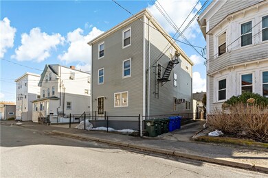 40 Bourne St, Bristol, RI 02809 - photo 3