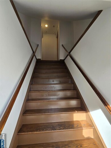 192 Hackensack St unit E, East Rutherford, NJ 07073 - photo 5