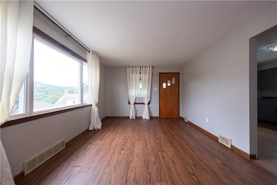 31 Cedar Ave unit 4, Aliquippa, PA 15001 - photo 5