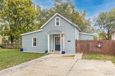 210 Reservoir Ave, Saint Charles, MO 63301 - photo 2