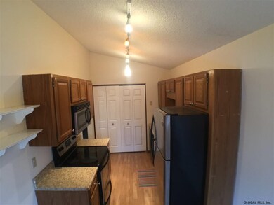 703 Cambridge Manor Dr, Schenectady, NY 12302 - photo 6