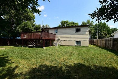 2213 back yard<|><|>