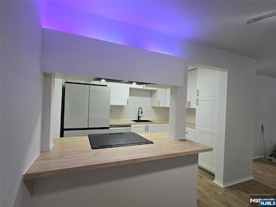 2080 Drake Ct, Mahwah, NJ 07430 - photo 2