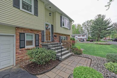 20 Donnelly Dr, Rensselaer, NY 12144 - photo 2