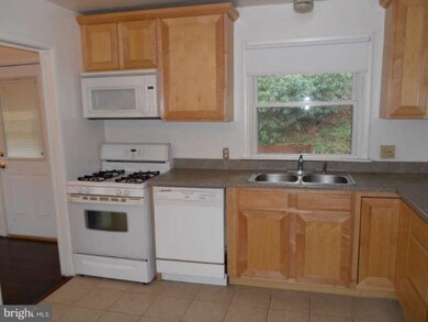 8812 Littlewood Rd, Parkville, MD 21234 - photo 7