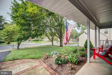 3005 Emerald Chase Dr, Herndon, VA 20171 - photo 4