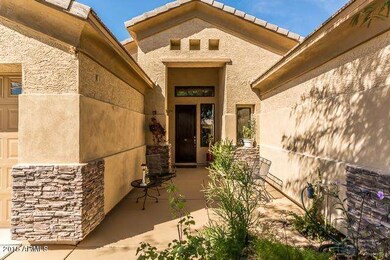 Private entry/courtyard!