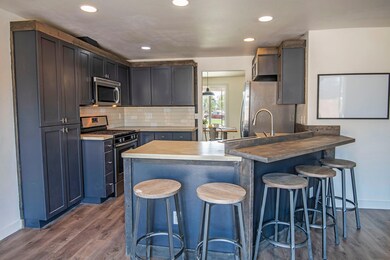 2135 NW Kingwood Ave, Redmond, OR 97756 - photo 5