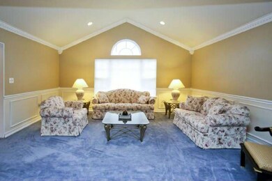 43 Greyhound Ct, Kendall Park, NJ 08824 - photo 5