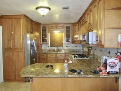 2217 E Montgomery St, Laredo, TX 78043 - photo 5