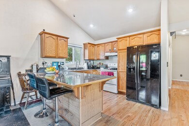 443 SW H St, Grants Pass, OR 97526 - photo 6