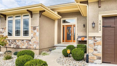 1612 SW Whistle Dr, Lees Summit, MO 64082 - photo 4