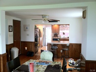 2117 N Apple St, Whitehall, PA 18052 - photo 3