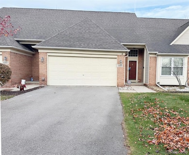 5457 Greenway Dr unit 71, Trenton, MI 48183 - photo 3