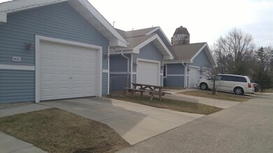 812 Oregon Parks Ave, Oregon, WI 53575 - photo 3