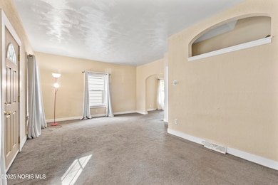 639 Carlton St, Toledo, OH 43609 - photo 2