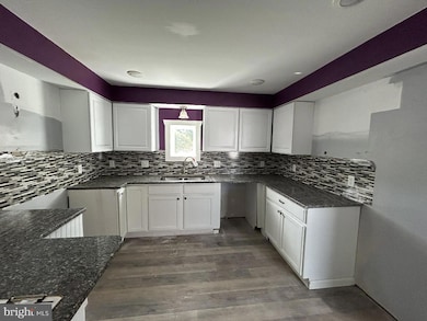 405 S Broad St, Waynesboro, PA 17268 - photo 3