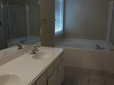 5108 Lockhart Dr, Pearland, TX 77584 - photo 5