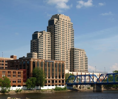 33 Campau Cir NW unit 2704, Grand Rapids, MI 49503 - photo 2