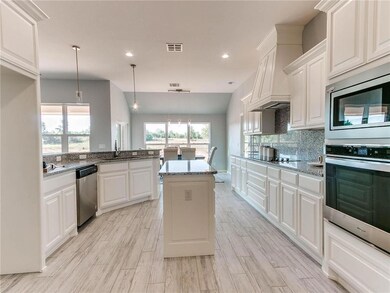 Kitchen:  Granite, stainless appliances private pa