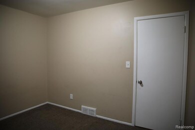 15905 Westbrook St, Detroit, MI 48223 - photo 4