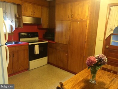 320 Yost Ave, Spring City, PA 19475 - photo 7