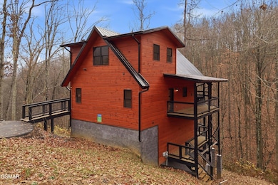 1104 Laddie Buck Ln, Gatlinburg, TN 37738 - photo 2