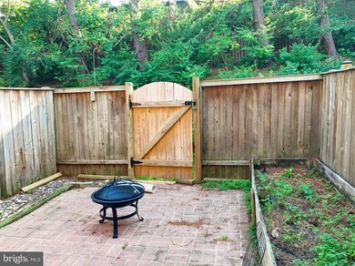 4189 Pleasant Meadow Ct unit 101C, Chantilly, VA 20151 - photo 2