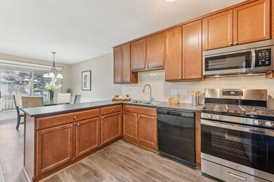 23-web-or-mls-08_Interior (2).jpg