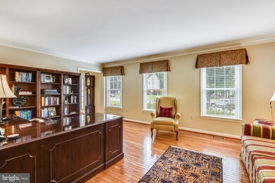 8516 Chase Glen Cir, Fairfax Station, VA 22039 - photo 7
