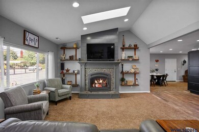 568 Elm St, Lyons, OR 97358 - photo 4